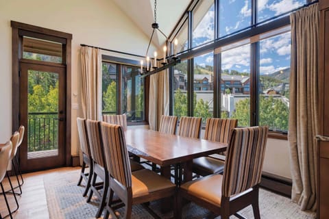 highlandslodge-403-8660_54731504953_o