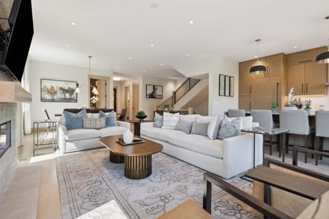 1720196472298-1673-7