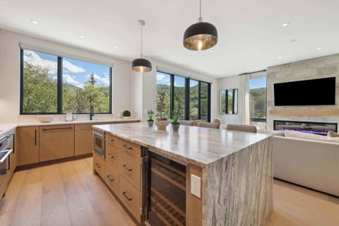 1720196472177-1673-11