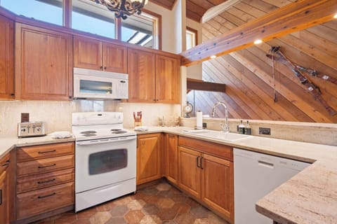 ridgepoint-84-4386_54881883946_o