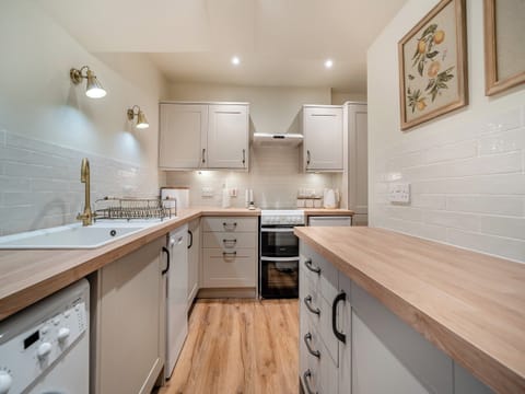 Kitchen | North Lodge, Colintraive