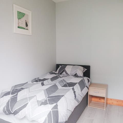 Seamount Holiday Village No.26 , Single bedroom wooden floors. Seaside Holiday Home Available near Courtown Village, County Wexford