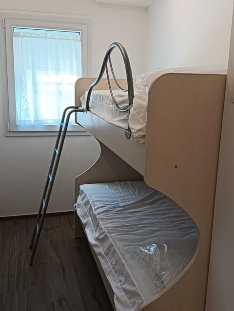 2 bedrooms, iron/ironing board