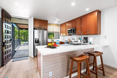 Kitchen has everything for mixing drinks and making all your meals