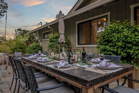 Farmhouse Table
Your evenings dining al fresco