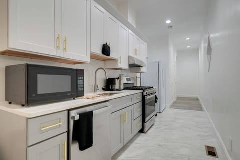 Interior | Central Heating & A/C | Free WiFi