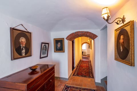 Picture Frame, Property, Building, Wood, Interior Design, Floor, Flooring, Drawer, Table, Art