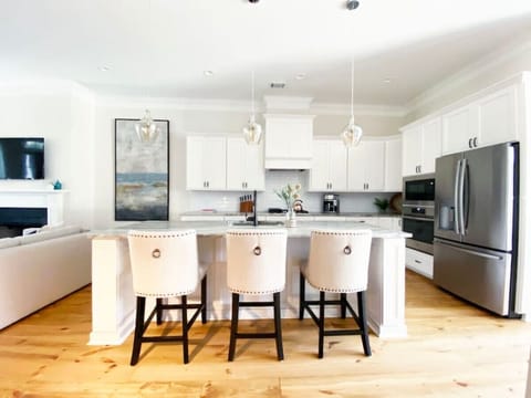 Full Kitchen 1 - Main House