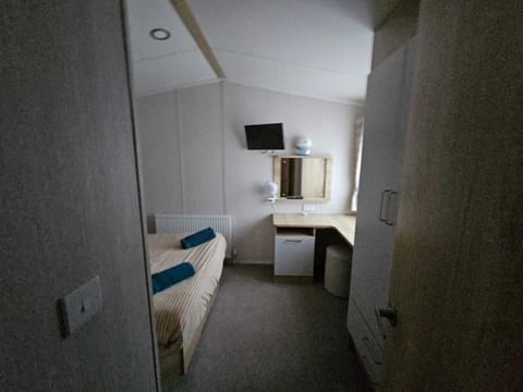 3 bedrooms, iron/ironing board, travel crib, free WiFi