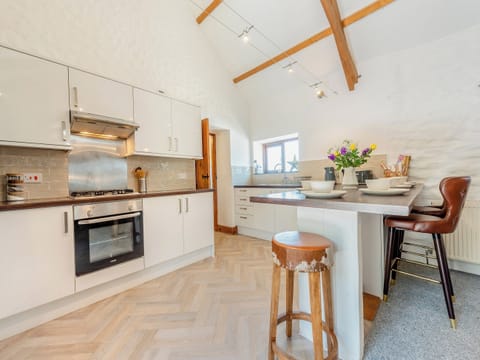 Kitchen/diner | Hunters Lodge - Mellaston Cottages, Hundleton, near Pembroke