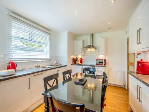 Kitchen/diner | Duck Bay Cottage 2 - Duck Bay Cottages, Alexandria, near Loch Lomond