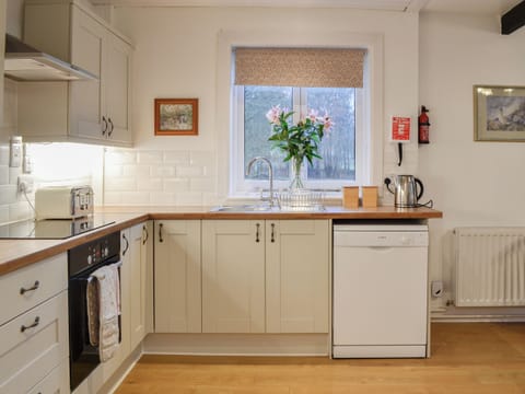 Kitchen | The Coach House - Ardblair Castle Cottages, Blairgowrie