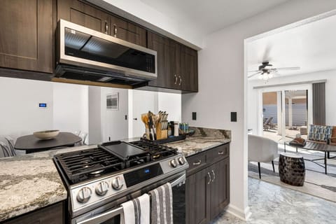 Desert Bliss, Palm Springs by Rather Be Properties