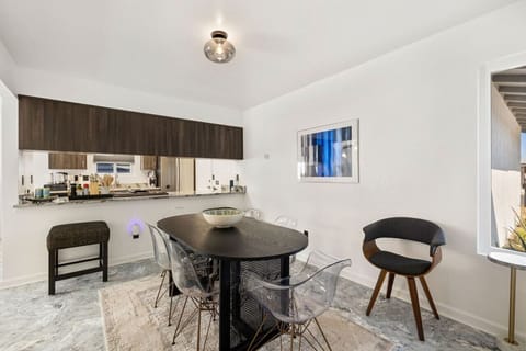 Desert Bliss, Palm Springs by Rather Be Properties