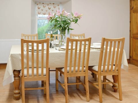 Kitchen/diner | Woodside Farmhouse, Blairgowrie