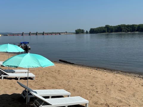 Sun loungers, beach towels