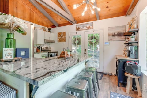 Kitchen | Microwave | Toaster | 2nd Floor