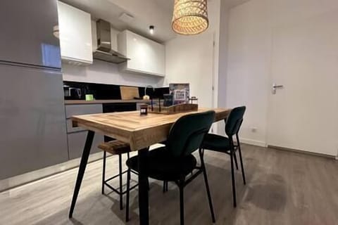 7d5b3b5f 4058 452b ad40 231f00d86186