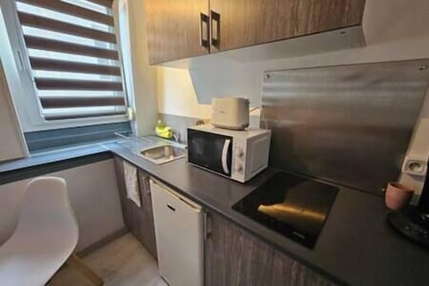 Fridge, microwave, coffee/tea maker, highchair