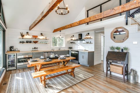 Kitchen | Main Level | Cooking Basics | Dishwasher | Keurig Coffee Maker