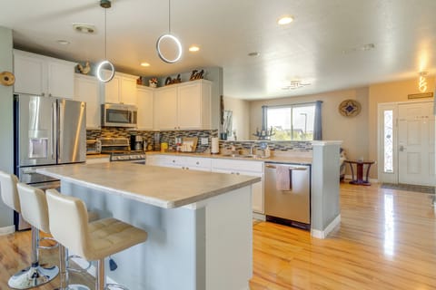 Kitchen | Drip Coffee Maker | Blender | Toaster Oven | 1st Floor