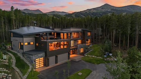 Immerse yourself beyond the piste in a luxury defining, brand-new, Alpine Ski-In mountain modern residence in the heart of Breckenridge, Colorado