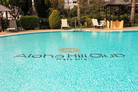 Aloha Hill Club Pool (1)