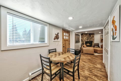 Additional dining table in the kitchen seats 4, perfect for coffee and breakfast