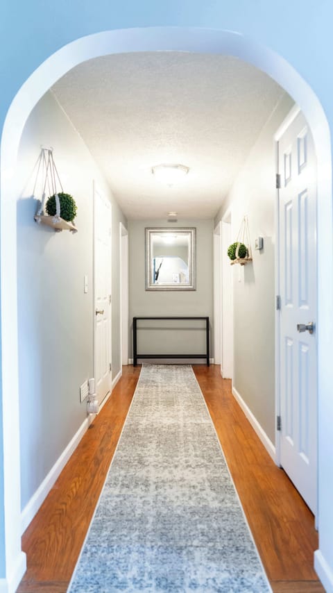 Hallway to the bedrooms