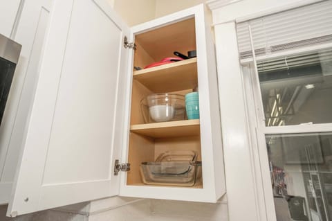 Enjoy all the comforts of home in the well-equipped kitchen