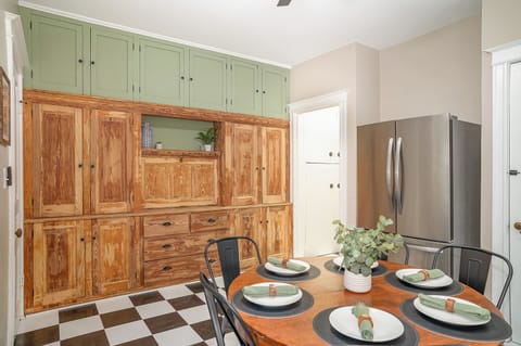 Kitchen comes fully stocked with all essentials and cookware - Lower unit