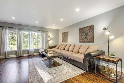 Petersburg Vacation Rental | 3BR | 2BA | 1,320 Sq Ft | 3 Steps Required