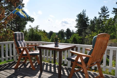 Terrace with southern exposure and some sea view