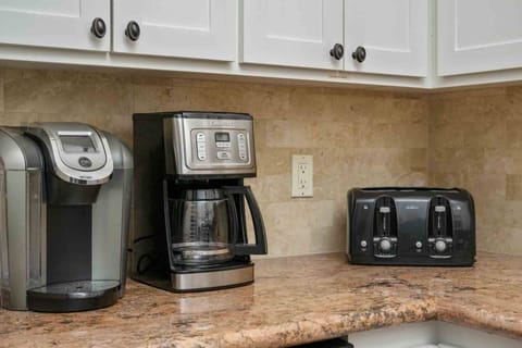 Coffee lovers are in luck as this rental provides coffee. There are also cute cafes a short drive away.