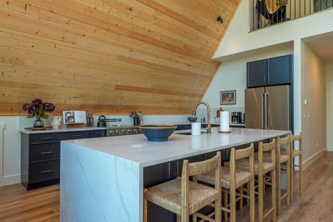 Fully stocked kitchen for you to enjoy!