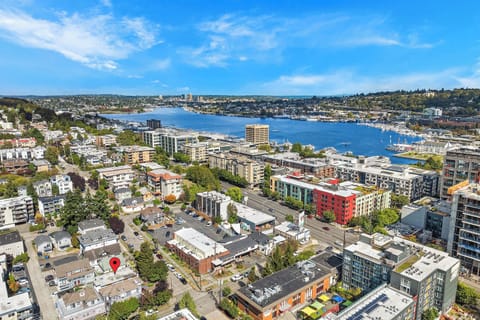 Panoramic views that sweep across the Seattle skyline to the lush landscapes beyond, offering a picture-perfect backdrop to your visit.