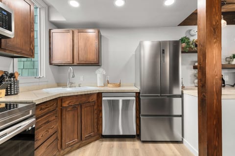 0f8b088c-b089-4a7b-867b-28ff3d5c923f