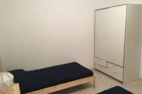 2 bedrooms, iron/ironing board, bed sheets