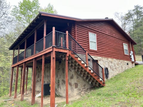 A Magical Experience honeymoon cabin