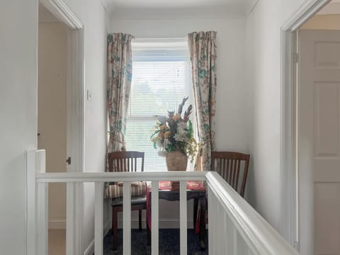 Interior | Gwenynen Fel Cottage, Burry Port