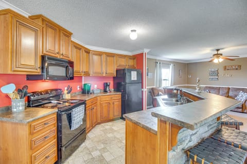 Kitchen | Cooking Basics | Dishwasher | Single-Story Home