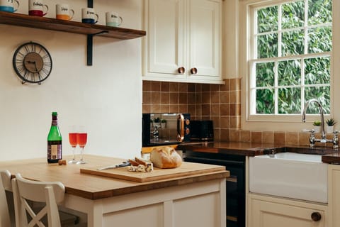 Homely Kitchen
