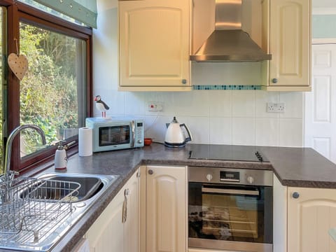 Kitchen | Nolton HavenGiddy Puffin, Haverfordwest