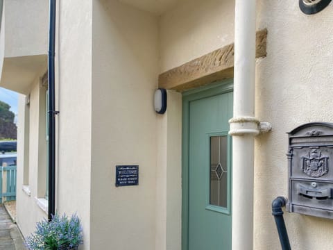 Outdoor | Roundabout Cottage, Settle