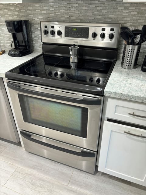 Microwave, oven, stovetop, dishwasher