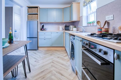 Kilmore House - 2 Bedroom Apartment - Tenby (24029)