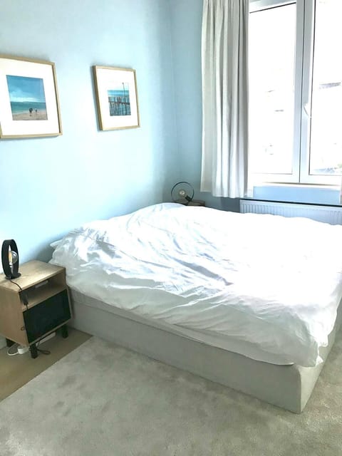 2 bedrooms, iron/ironing board, bed sheets