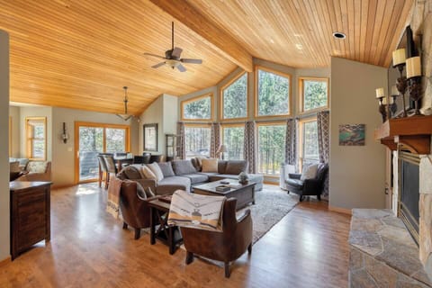 Great room with big windows!