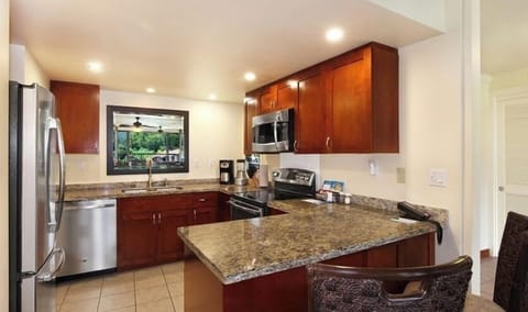 Fully equipped kitchen.