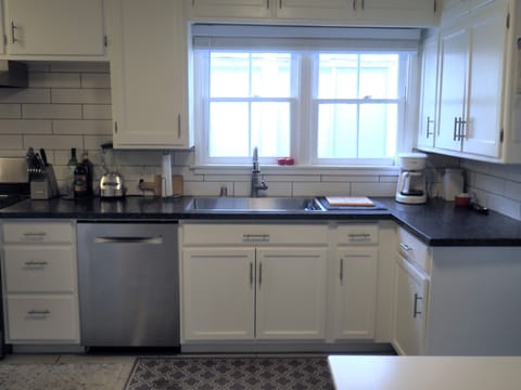 Full kitchen with amenities.